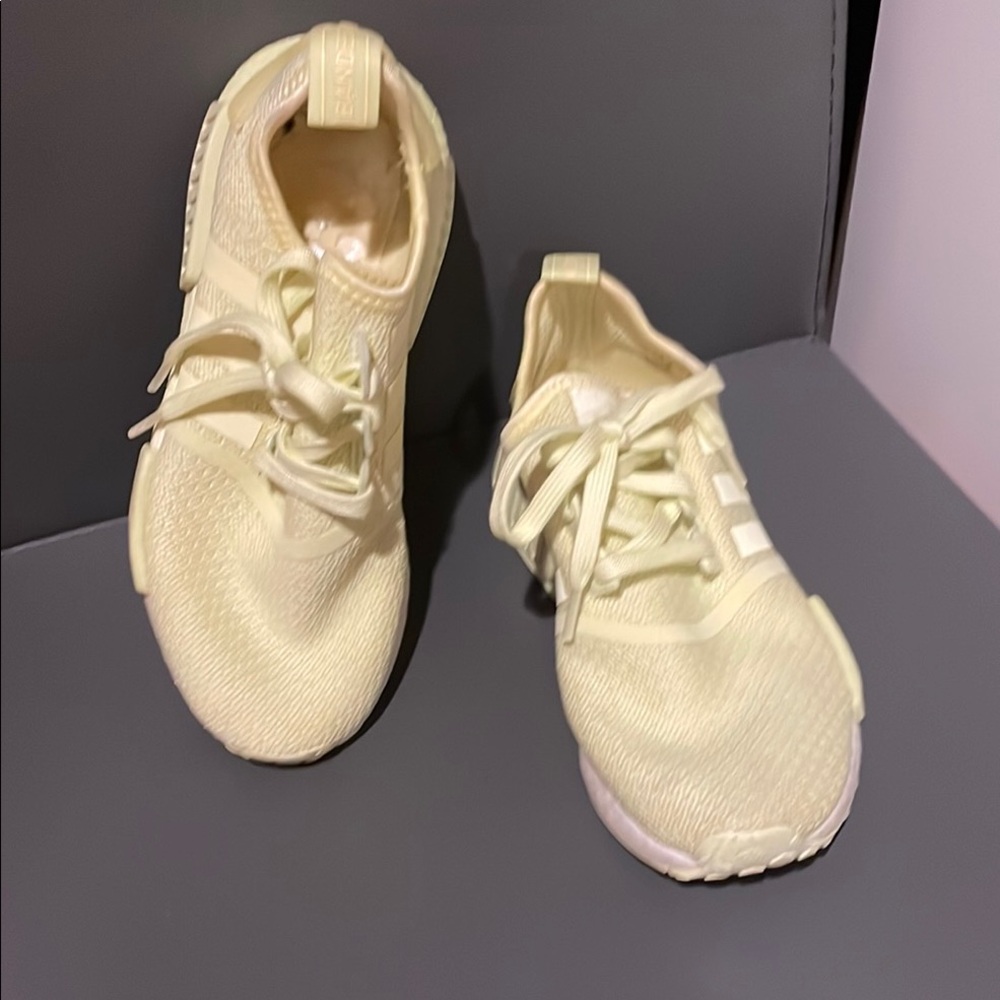 Preloved Yellow Addidas  Sneakers